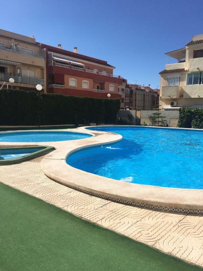 Isla Verde Apartment Torrevieja Eksteriør billede